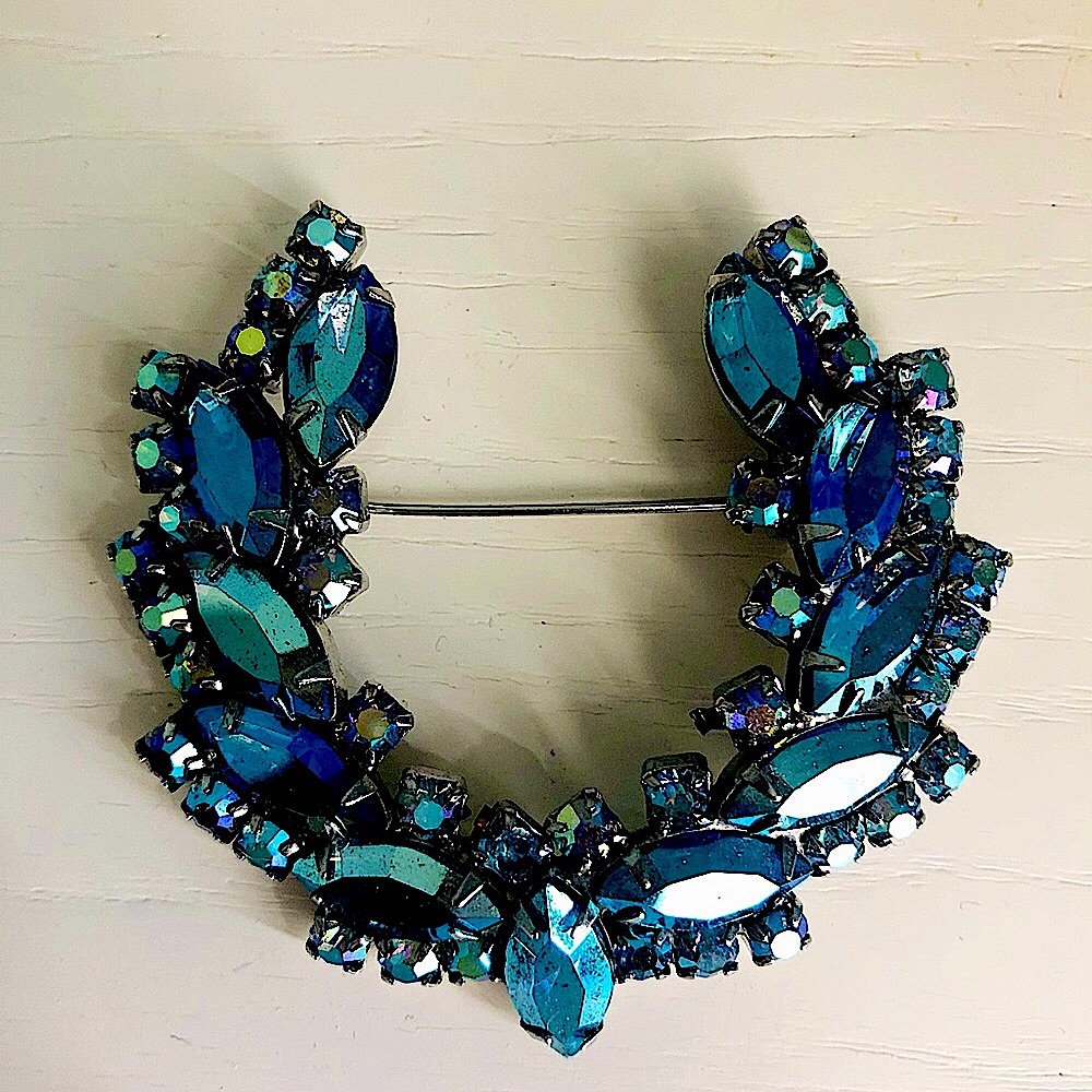 Vintage crystal pin